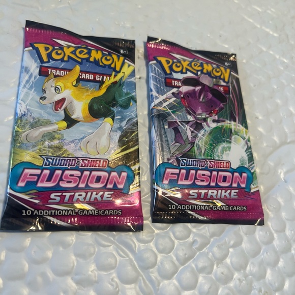 2x Pokémon TCG: Sword & Shield-Fusion Strike 2 Booster Packs 20 cards total - Picture 1 of 2